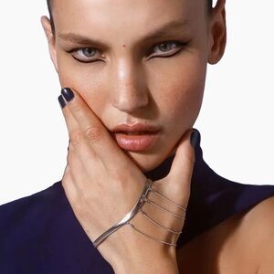 MAM Hand Cuff Wrap with Chains